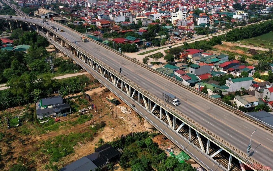 Interesting bridges spanning the Red River in Hanoi 1719 dji 0032 1594596924786